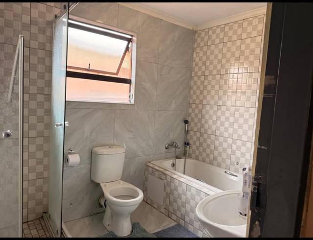 3 BEDROOM HOUSE FOR SALE IN TLHABANE WEST